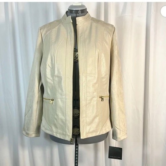 Andrew Marc Jackets & Blazers - Andrew Marc NWT Sz 1X Latte Faux Leather and Faux Suede Jacket